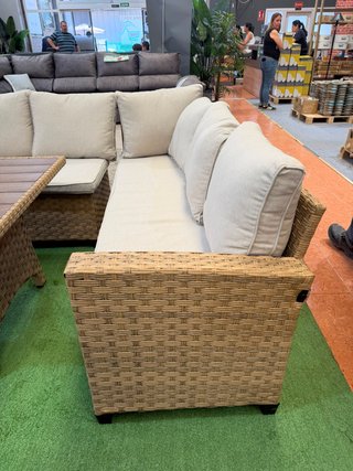 Conjunto terraza rinconera con mesa