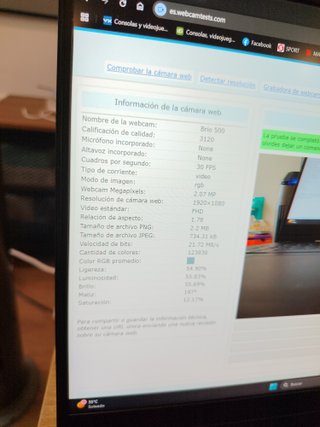 Webcam Logitech Brio 500 HD Regolazione Luce, Modalità Visualizzazione, Microfoni Dupli con Riduzione Rumore, Copertura Privacy, Supporta MS Teams, Google Meet, Zoom, Cavo USB-C - Grafite