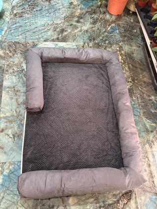 Cama para mascotas gris