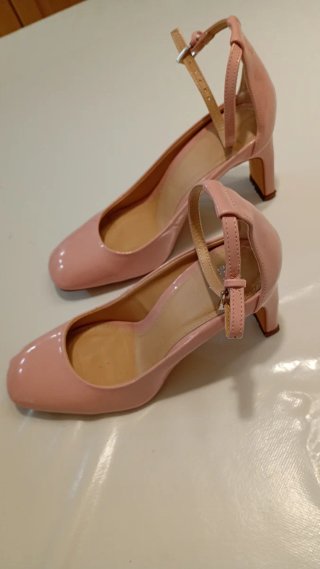 Zapatos tacón rosa charol T.37. Impecables.