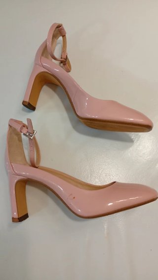 Zapatos tacón rosa charol T.37. Impecables.