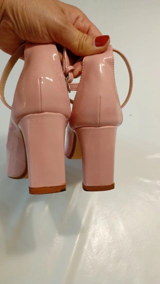 Zapatos tacón rosa charol T.37. Impecables.