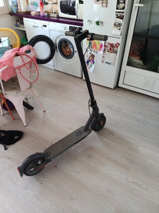 Patinete Eléctrico Xiaomi Mi Essential