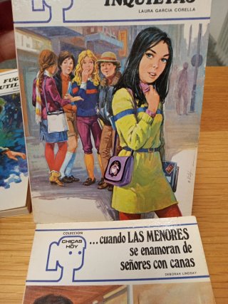 Lote de cuatro libros novela rosa