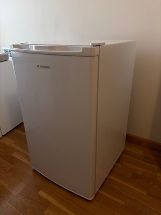 Congelatore verticale Aspes con 3 cassetti