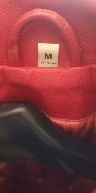 Chaqueta de piel roja de mujer