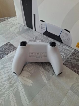 Pack PS5 con juegos y accesorios