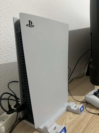 ¡PS5 con lector + 2 mandos + base de carga! Lista