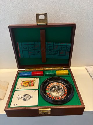 Caja de piel para juego de ruleta