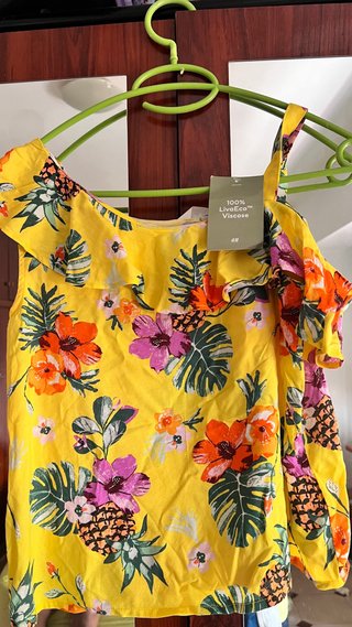 Camiseta H&M Amarilla Estampada Flores