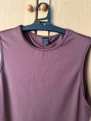 Body de tirantes marrón