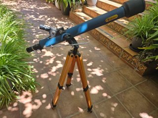 Telescopio Celestron AstroMaster 70AZ + Lumina