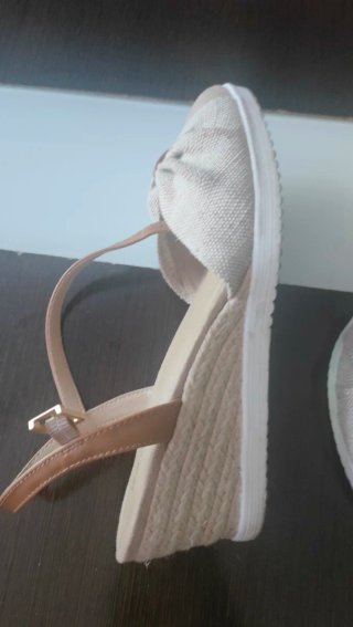 Sandalias cuña beige mujer Cuña de 6 cm