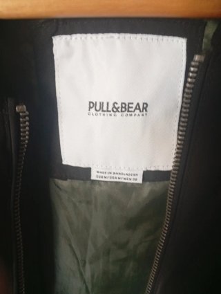 Chaqueta bomber Pull&Bear negra