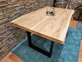 Mesa de forja y madera maciza