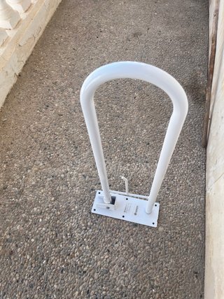 Barra de sujeción para personas mayores