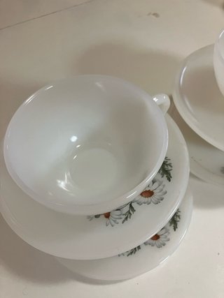 Juego 4 tazas y platillos flores
