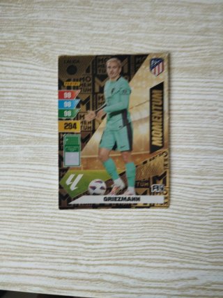 Cromos fútbol Panini Momentum Oro y Momentum