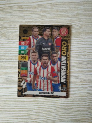 Cromos fútbol Panini Momentum Oro y Momentum