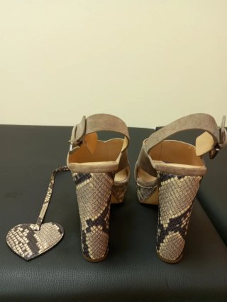 Sandalias Michael Kors Beige Piel Serpiente.