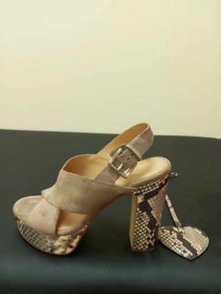 Sandalias Michael Kors Beige Piel Serpiente.