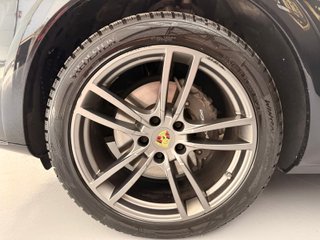 Porsche Cayenne Coupé E-Hybrid Platinum Edition