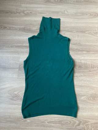 Jersey cuello alto sin mangas verde