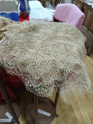 Encaje de bolillos artesanal 30 piezas,todas 99€