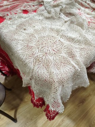 Encaje de bolillos artesanal 30 piezas,todas 99€