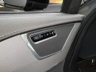 Volvo XC90 2.0 T8 AWD R-Design Auto