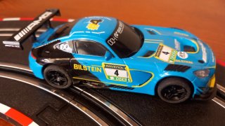 Coche Scalextric Compact 1:43 AMG