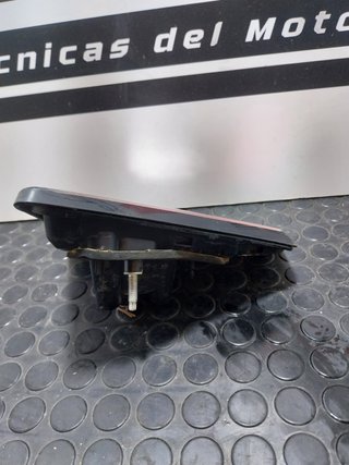 PILOTO TRASERO DERECHO FORD KUGA