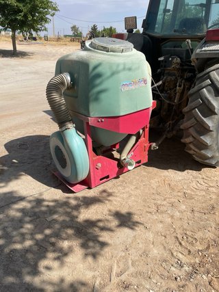 Azufradora Espolvoreadora Mauricio 400 kilos.