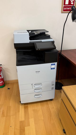 Impresora Ricoh Multifunción + Cajones