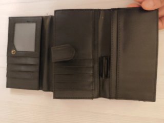 Cartera Misako negra efecto piel serpiente