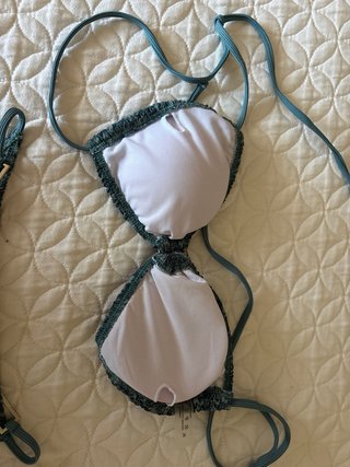 Bikini gris y verde azulado texturizado