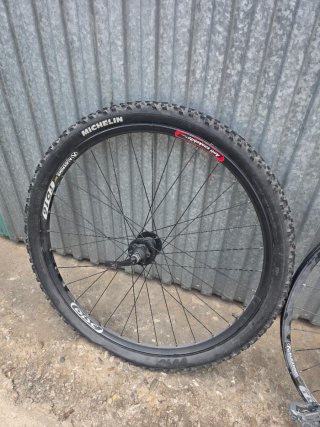 Bicicleta Felt para reparar