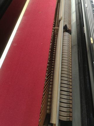 Piano Vertical Yamaha M108 T + Banqueta