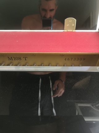 Piano Vertical Yamaha M108 T + Banqueta