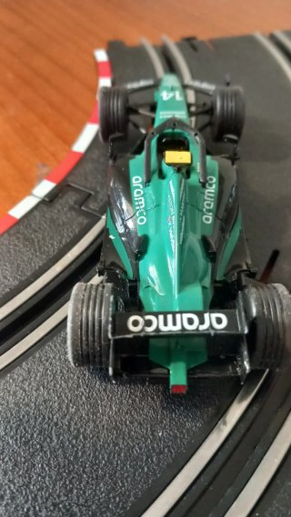 Scalextric Compact 1:43 F1 Aston Martin