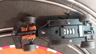 Scalextric Compact 1:43 F1 Aston Martin