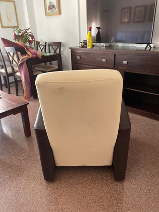 Sillón cómodo beige y marrón