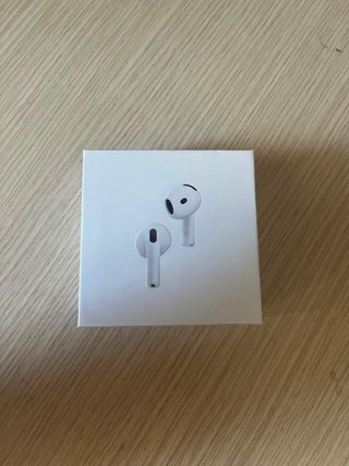 Air Pods 4 ANC con ricevuta originale di acquisto.