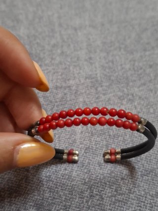 Bracciale corallo rosso, caucciù e argento