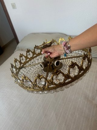 Lámpara de techo con cristales dorados