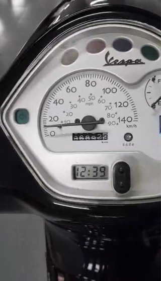 Vespa LX125 Scooter Negra