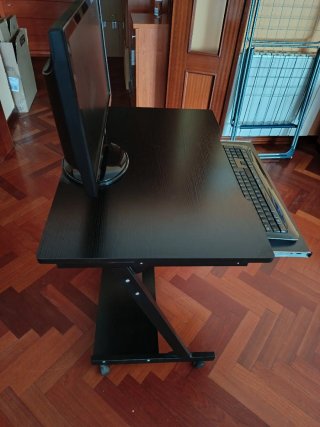 Mesa Ordenador con Monitor HP Negro y torre pc