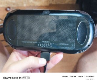PS Vita OLED + Cargador + Funda + 16GB