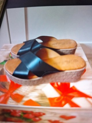 Sandalias negras cómodas suela beige