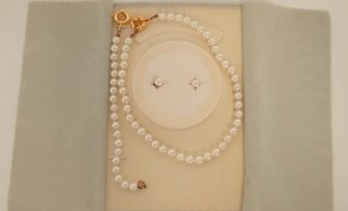 CONJUNTO DE COLLAR, PULSERA Y PENDIENTES PERLAS